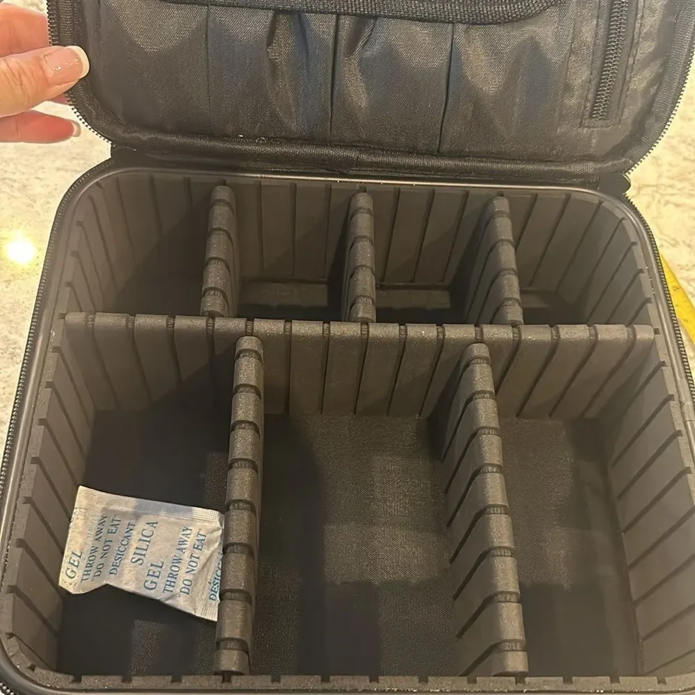 🖤 Black Structured Makeup Travel Case - Versatile and Customizable